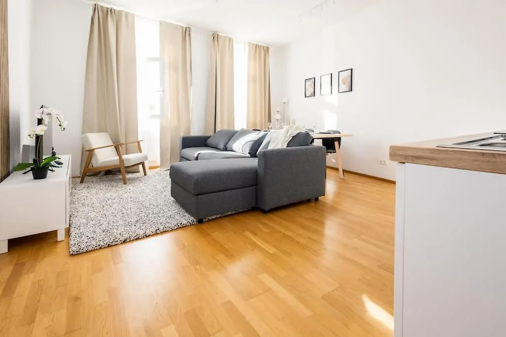 Orestaliving- 3Br On The Daube Canal/Friedensbruecke location